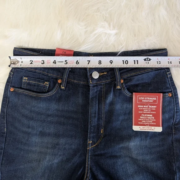 🆕 Levi's Women's Soft Stretch High Waist Skinny Jeans, Classic Dark Wash 26x30 - Picture 9 of 11